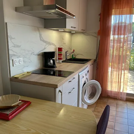 Alcove 4 Pers Rdc Avec Parking Prive Et Animaux Admis A Saint-cyprien - Fr-1-793-24 圣西普里安