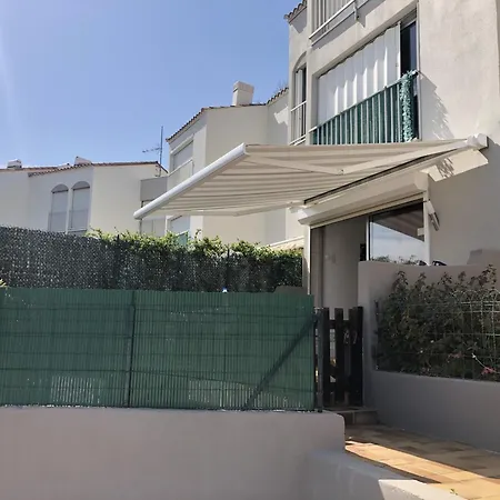 Alcove 4 Pers Rdc Avec Parking Prive Et Animaux Admis A Saint-cyprien - Fr-1-793-24 *