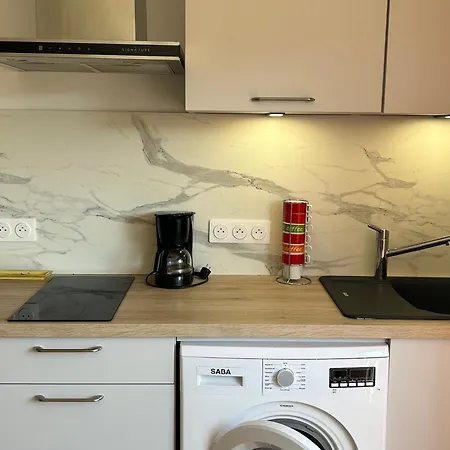Alcove 4 Pers Rdc Avec Parking Prive Et Animaux Admis A Saint-cyprien - Fr-1-793-24