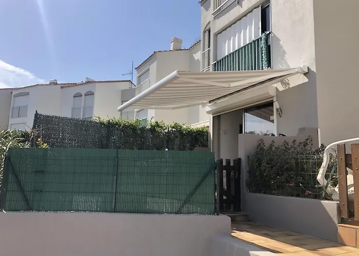 Alcove 4 Pers Rdc Avec Parking Prive Et Animaux Admis A Saint-cyprien - Fr-1-793-24 *